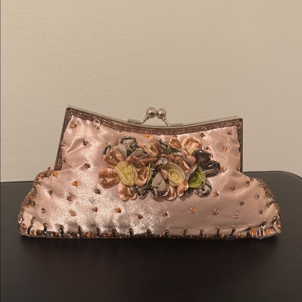 Elegant Floral Embellished Clutch